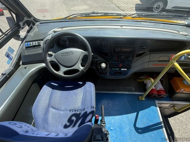 Autobus IVECO 65C18 CACCIAMALI