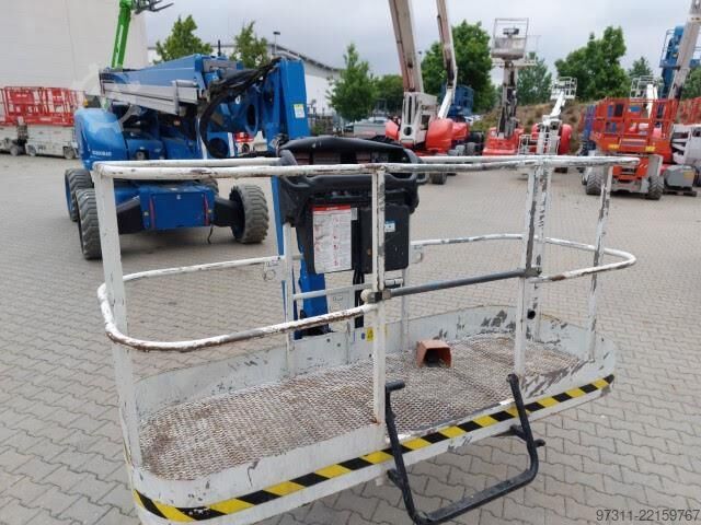 Αρθρωτή τηλεσκοπική πλατφόρμα εργασίας Niftylift HR28 HYBRID 4X4