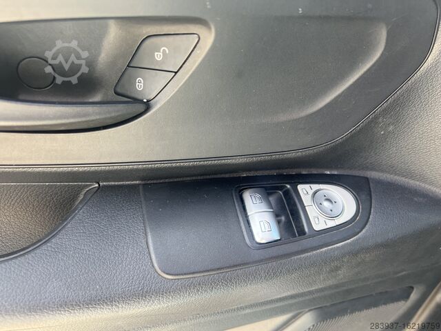 Fourgonnette compacte Mercedes-Benz VITO 111