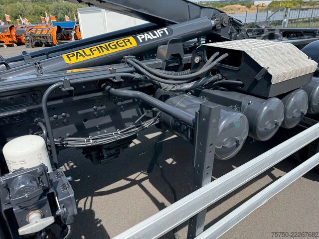 Muu IVECO Trakker 330 EEV- Winterdienst- Palfinger