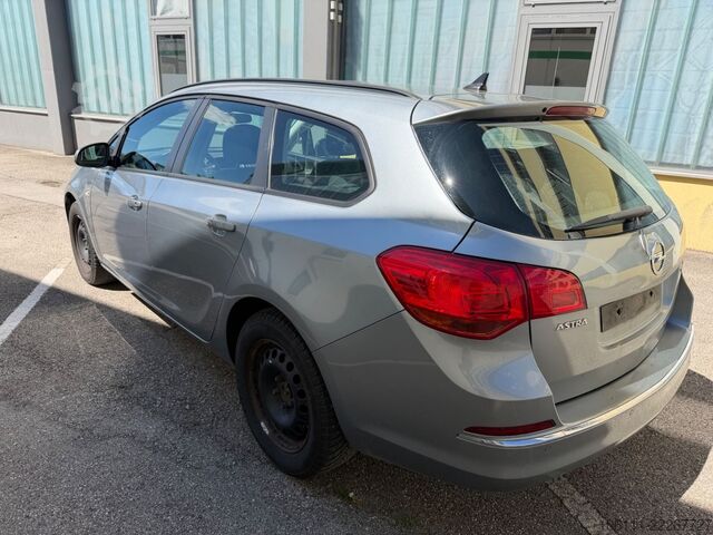 マイクロバス OPEL Astra J Sports Tourer Edition TÜV 2027