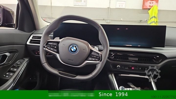 মিনিবাস BMW 330e Touring AHK Abstand Tempomat Keyless