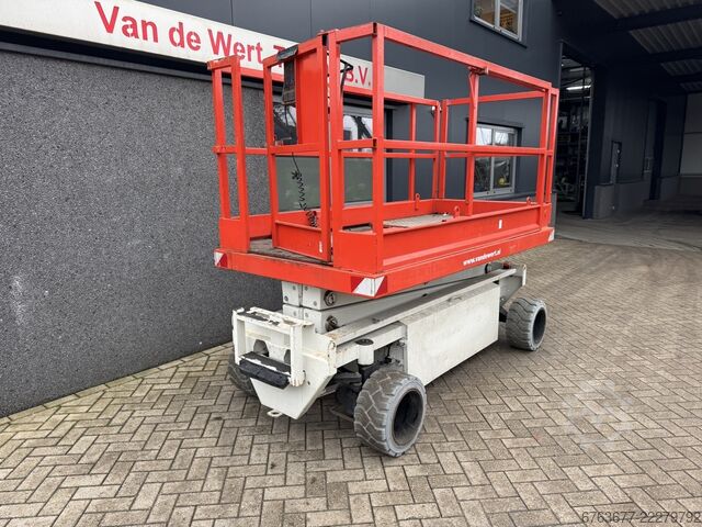 Holland-Lift Y 64 EL 14 剪叉式升降机 / 剪叉升降平台，工作高度8.4米，电动，2015年 HOLLAND-LIFT Y 64 EL 14 Schaarhoogwerker / Sciccor lift 8.4M Werkhoogte Elektrisch 2015