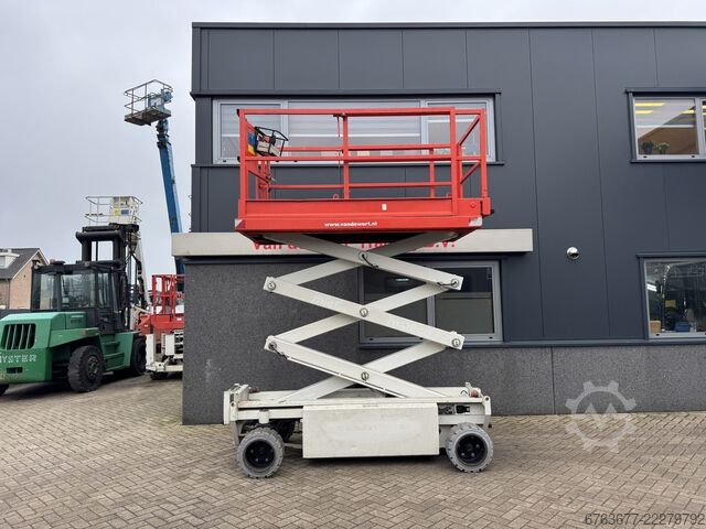 Holland-Lift Y 64 EL 14 剪叉式升降机 / 剪叉升降平台，工作高度8.4米，电动，2015年 HOLLAND-LIFT Y 64 EL 14 Schaarhoogwerker / Sciccor lift 8.4M Werkhoogte Elektrisch 2015