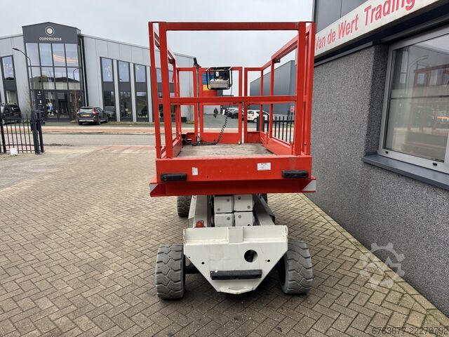 Holland-Lift Y 64 EL 14 剪叉式升降机 / 剪叉升降平台，工作高度8.4米，电动，2015年 HOLLAND-LIFT Y 64 EL 14 Schaarhoogwerker / Sciccor lift 8.4M Werkhoogte Elektrisch 2015