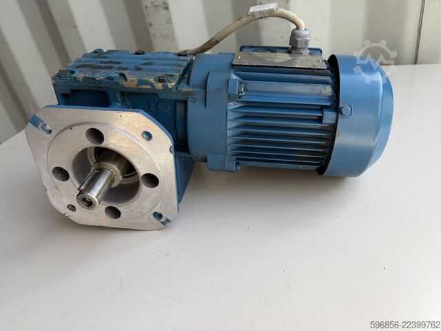 SEW-EURODRIVE WF30DT63L4, 0,25 kW, 47 apgr./min, 33 Nm, 230/400 V, 3 fāzes SEW-EURODRIVE WF30DT63L4 0,25 kW 47 obr./min 33 Nm 230/400 V 3-fazowy SEW-EURODRIVE WF30DT63L4 0,25 kW 47 obr./min 33 Nm 230/400 V 3-fazowy