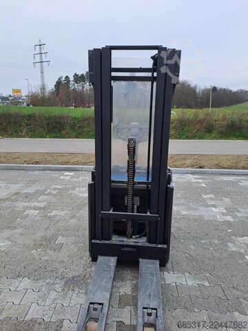 Elektryczne wózki paletowe Toyota SWE160L