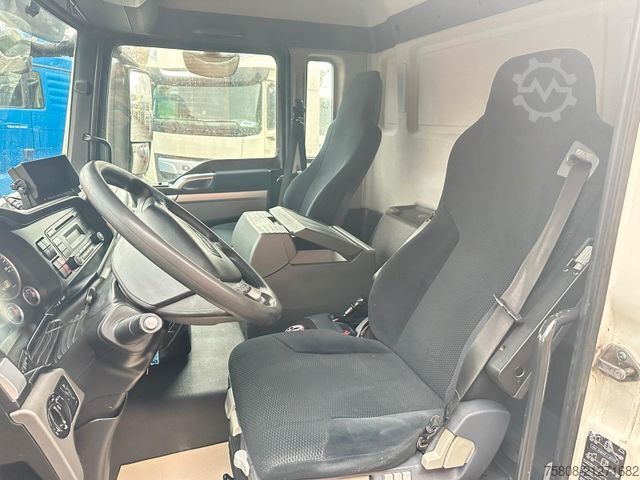 Cần cẩu gắn trên xe tải MAN TGS 26.440 Baustoff Palfinger PK 18001L Lenk