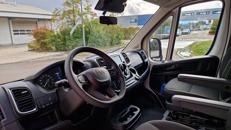 Minibus FIAT Fiat Ducato 9 Sitzer Systemboden Rolli Stock