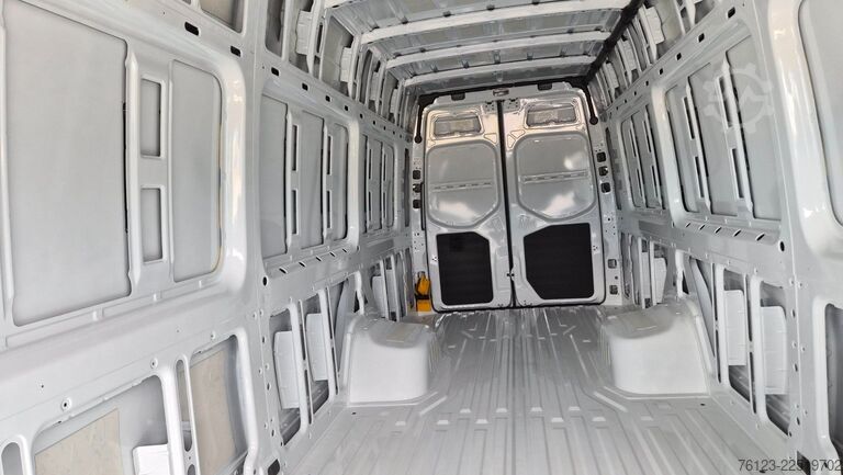 High top van MERCEDES-BENZ Sprinter III Kasten  519 CDI RWD 4x 4 Allrad