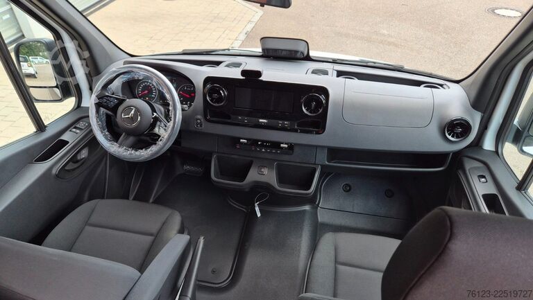 Minibus MERCEDES-BENZ Sprinter 315 Stock Mobility 23 Airlineboden Lage