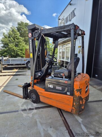 2017 Doosan 1600kg triplex sideshift Doosan 1600kg triplex sideshift
