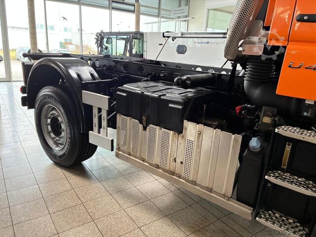 Special purpose truck Mercedes-Benz Unimog U 423