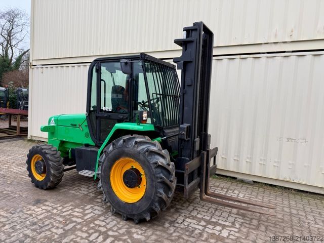Carretilla elevadora frontal JCB 926 4x4 / 2.600 KG / 1.048 H
