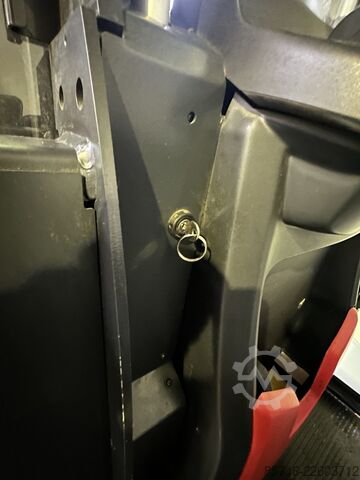 V ( 5213 ) - Guidage par fil !! DOUBLE direction !! Triplex FFL LINDE V ( 5213 ) - Wire Guidance !! DOUBLE steering !! Triplex FFL