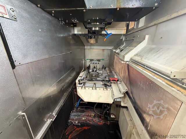 Vertikálne obrábacie centrum Akira Seiki RMV700APC