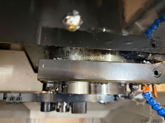 Vertikálne obrábacie centrum Akira Seiki RMV700APC