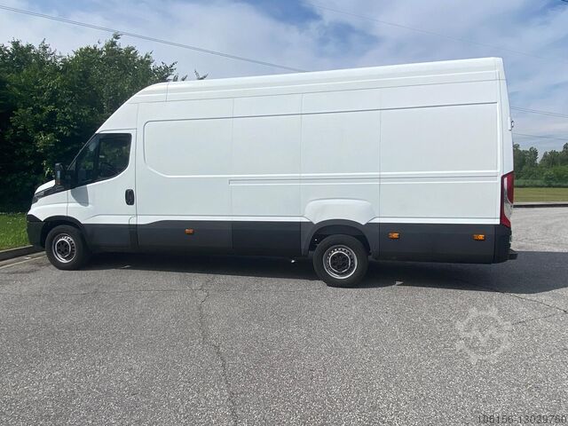 Skriňová dodávka Iveco IVECO DAILY 35S16 HI-MATIC MY16 VAN GRANVOLUME
