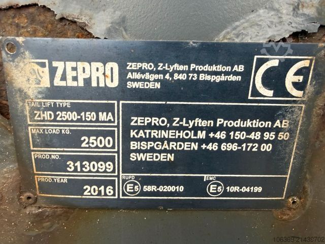 冷藏卡车 SCANIA P320 6x2*4 Carrier Supra 1250 Mt 9.65 m. box