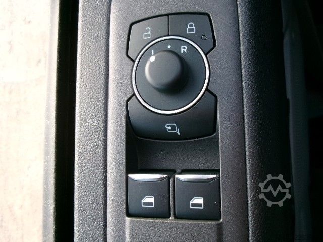 Minibús FORD Transit Custom Kombi 320 L2H1 Limited AHK LED