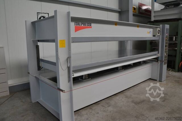 Mesin press veneer Italpresse UT/6L Prasa do forniru
