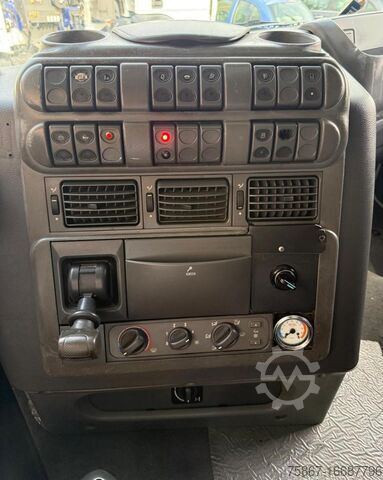 固定货箱卡车 Iveco STRALIS 480