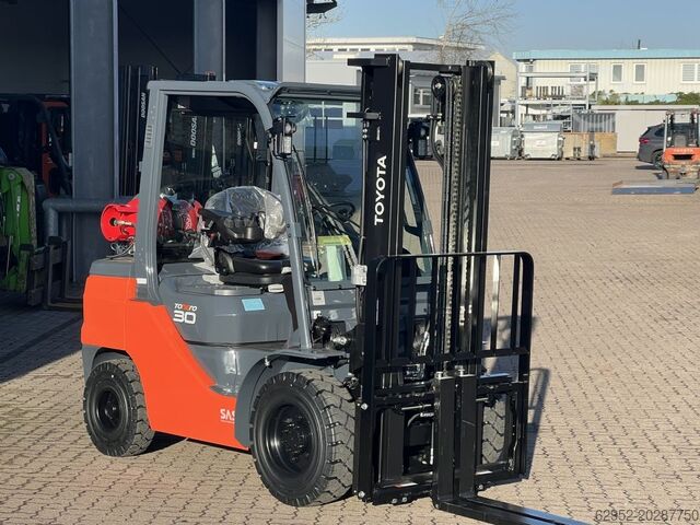 LPG vysokozdvižné vozíky Toyota 02-8 FGF 30, Demo