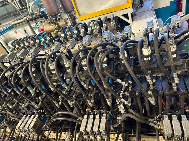 Machine de moulage par soufflage Uniloy UR110 Reciprocating Screw Blow Machine