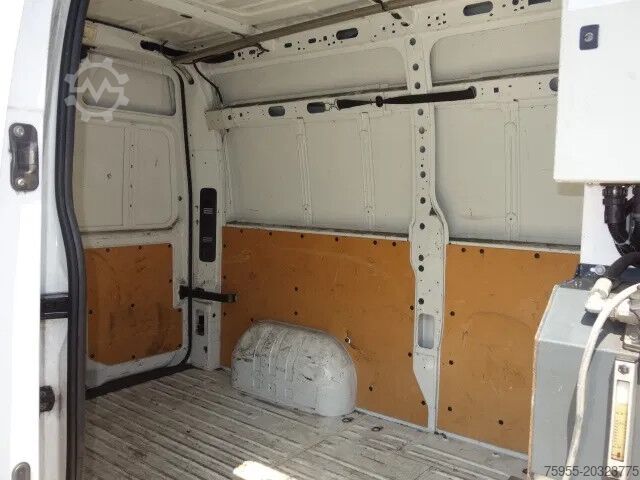 Plate-forme de levage Renault MASTER 13,5 METER SKY WORKER,AIRCO