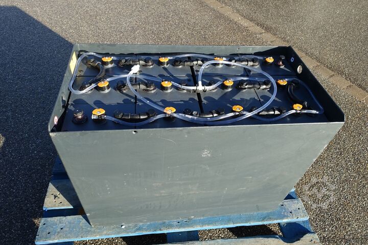 Ručný paletový vozík STILL Staplerbatterie 24V 7PzS875 Ah C-5 51%