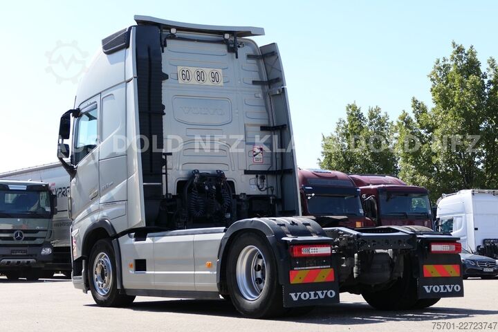 Standardni tegljač VOLVO FH 500 Globetrotter 2-Tanks Euro 6