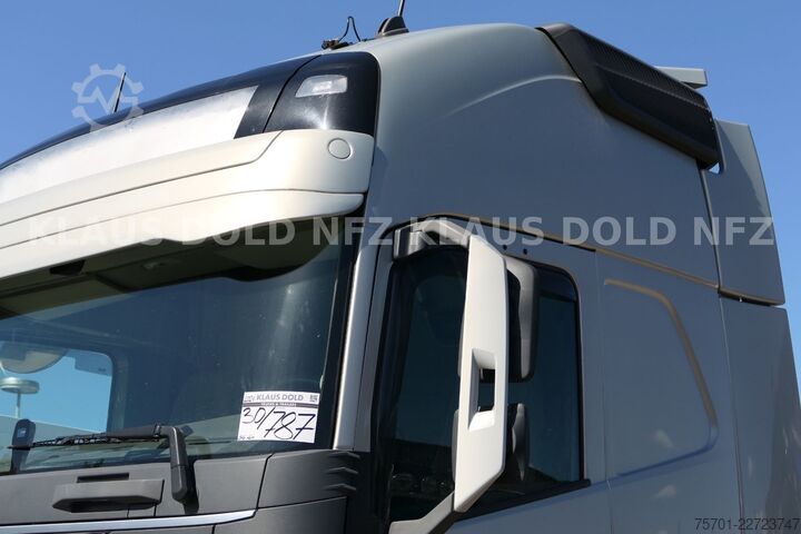 Standardni tegljač VOLVO FH 500 Globetrotter 2-Tanks Euro 6