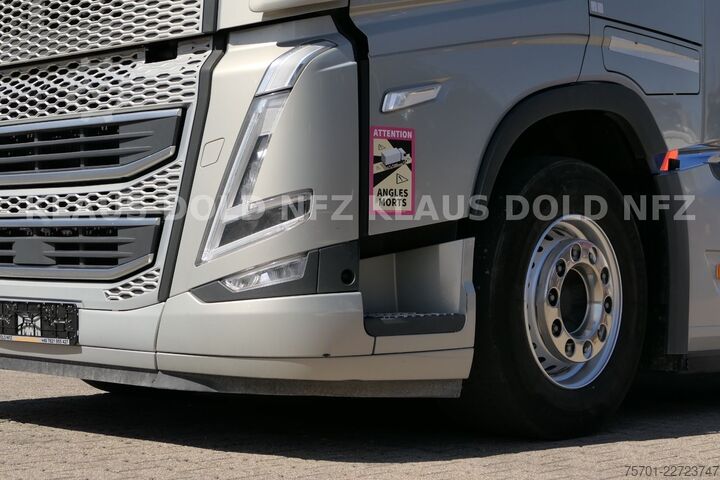Standardni tegljač VOLVO FH 500 Globetrotter 2-Tanks Euro 6