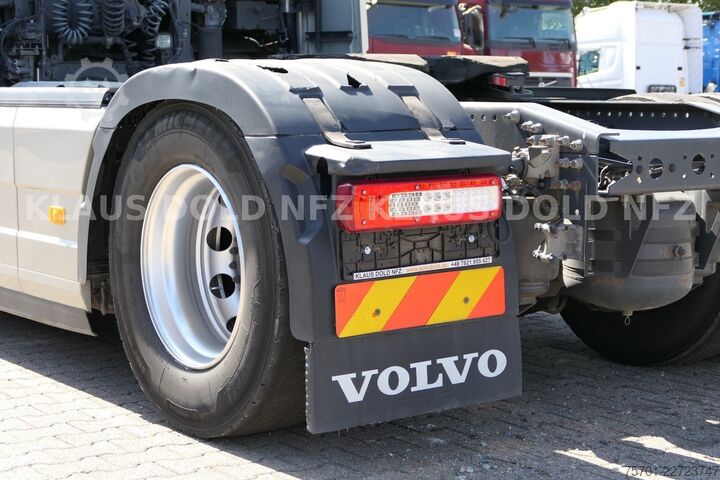 Standardni tegljač VOLVO FH 500 Globetrotter 2-Tanks Euro 6