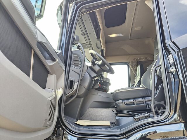 Standardni SZM DAF XF 530 8x2 / HMF 9520 K8 / NIEUW!