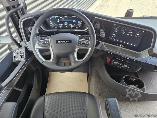 Standardni SZM DAF XF 530 8x2 / HMF 9520 K8 / NIEUW!