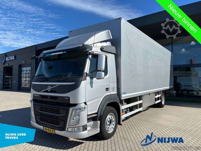 حقيبة سفر Volvo FM 330 4x2 Low Mileage + Verwarming laadbak