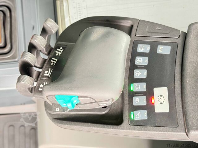 4 ruedas eléctricas Jungheinrich EFG 425k - Service Neu - Lithium Schnellladegerät