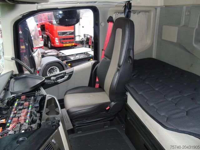 Sklápěč Volvo FH 500 + 10X4 + 33 CUB + SMALL DAMAGE CAB