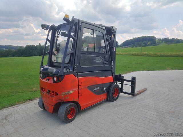 Gaffeltruck Linde E 30 Triplex Zinkenverstellgerät