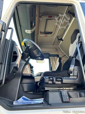 Standardowy ciągnik siodłowy MAN TGX 18.500 XLX, STANDKLIMA, RETARDER E6