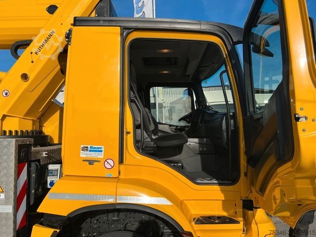 工作平台 Mercedes Benz /Ruthmann T 330/33 m/Top Zustand