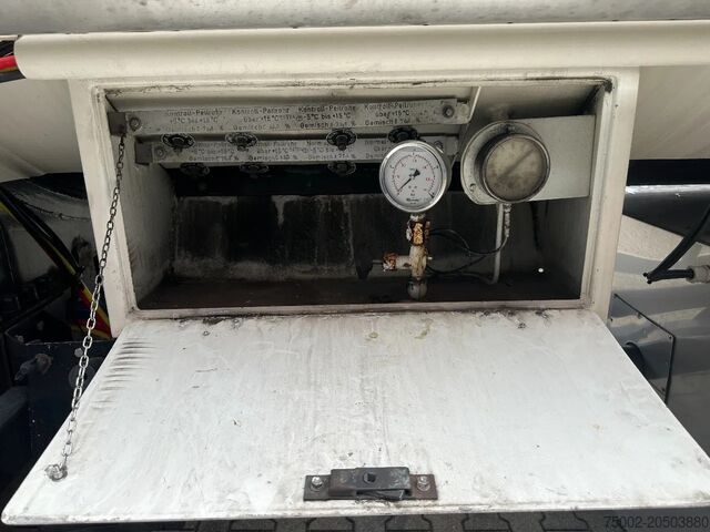 Kamion cisterna Diversen Fluid / LPG / 50.100L / P28BH / Propane / Butan...