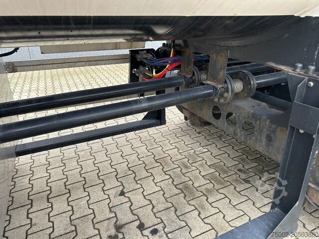 Kamion cisterna Diversen Fluid / LPG / 50.100L / P28BH / Propane / Butan...