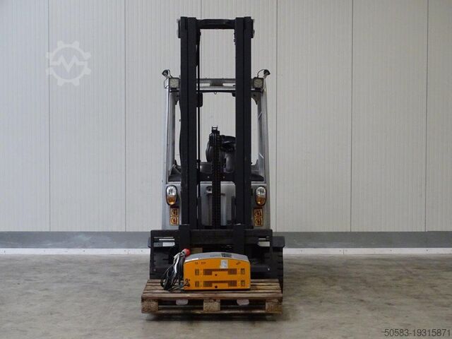 Electric 4-wheel forklift Still RX60-25 - TRIPLEX