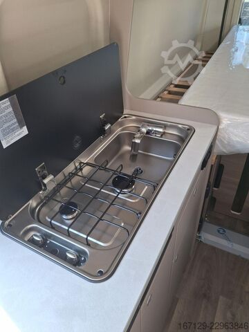 عربة تخييم CARADO CV 640 Multimedia / Diesel 90l / Markise