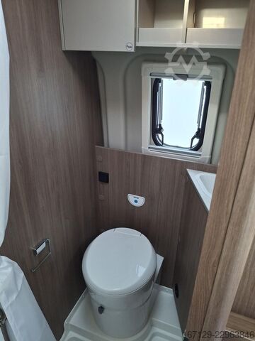 عربة تخييم CARADO CV 640 Multimedia / Diesel 90l / Markise