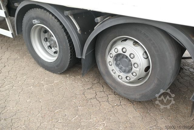 Ledusskapja kravas automašīna MERCEDES-BENZ 2530 L Antos 6x2, Carrier Supra 1250, LBW, Klima