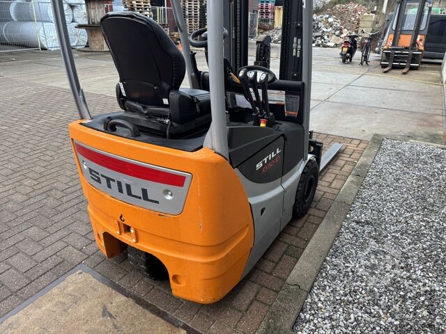 Carretilla elevadora eléctrica triplex Still RX50-10 con pocas horas de uso STILL RX50-10