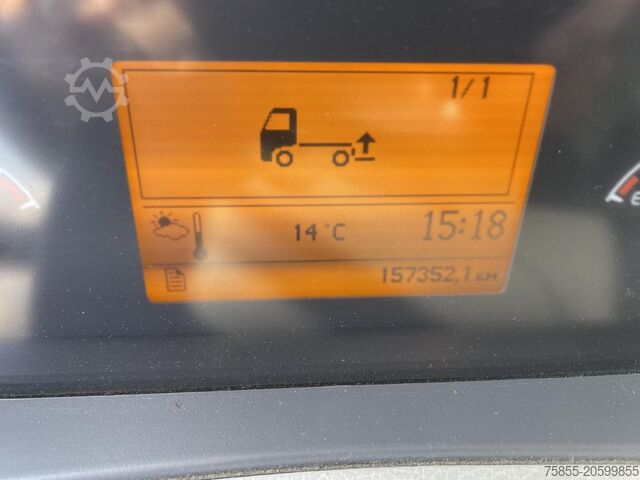 スーツケース Volvo FL240 Closed Box / Loading Lift / 157.000 KM